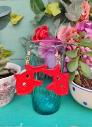 עגילי דולפין אדום