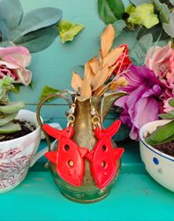 עגילי דולפין אדום