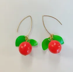 עגילי דובדבנים