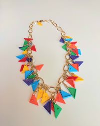 שרשרת משלולשים צבעונית