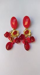 עגילים אדומים לאשה