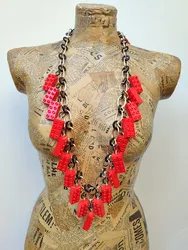 שרשרת לגו אדום