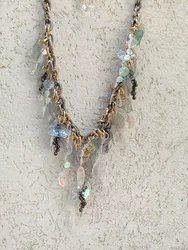 שרשרת טיפות של טל