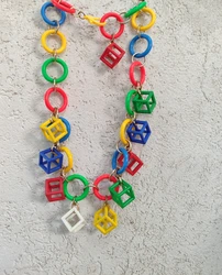 שרשרת קוביות צבעוניות